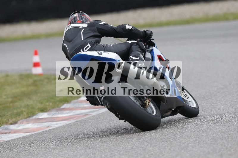 Archiv-2025/06 18.04.2025 Speer Racing ADR/Gruppe gelb/backside